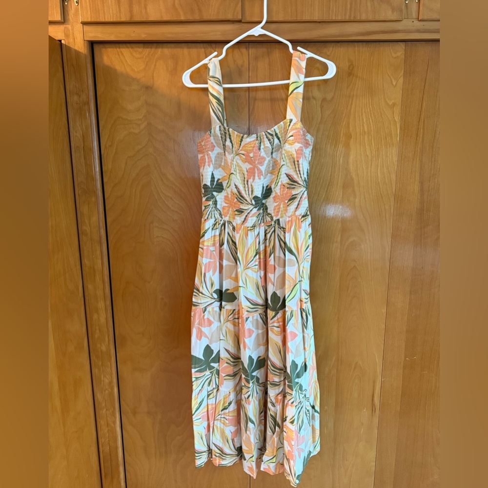 Roxy Floral Midi Dress in Peach, Green, White